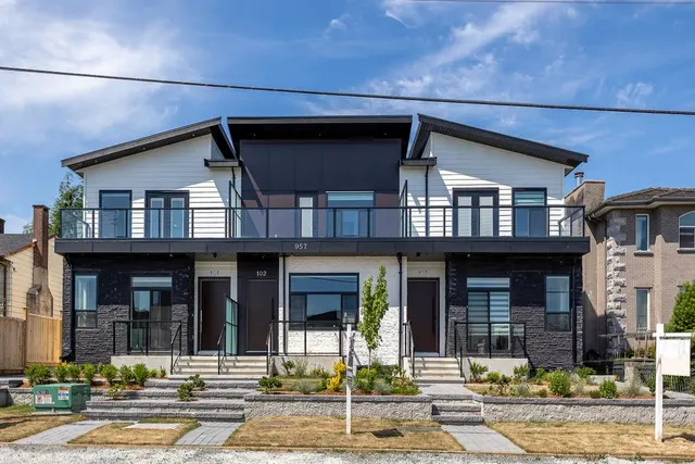 957 Edgar Ave, Coquitlam: a new 3-home multiplex with homes listed for sale